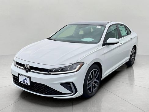 New 2025 Volkswagen Jetta SE image 3