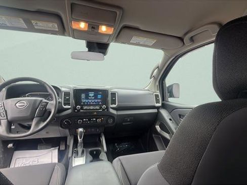 Used 2022 Nissan Frontier SV image 23