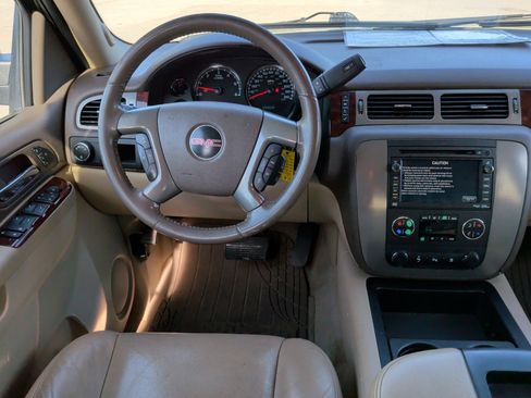 Used 2010 GMC Yukon SLT w/ Texas Edition RWD image 16