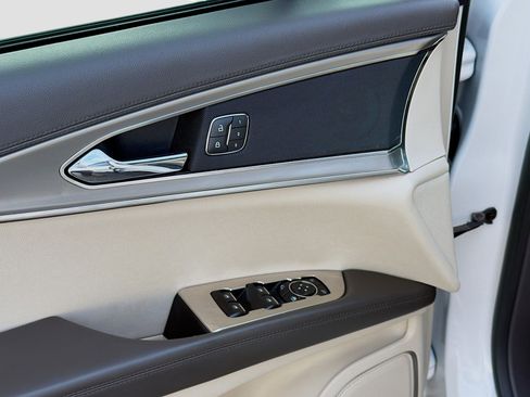 Used 2019 Lincoln Nautilus Select FWD image 22