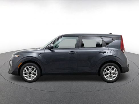 Used 2025 Kia Soul LX w/ LX Technology Package FWD image 4
