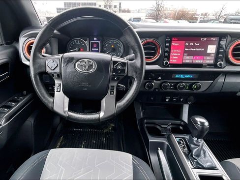 Used 2021 Toyota Tacoma TRD Off-Road image 5