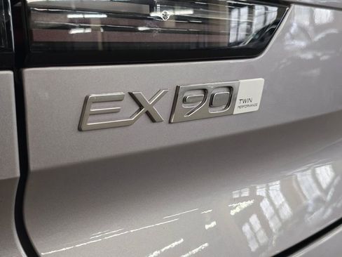 New 2026 Volvo EX90 Ultra image 14