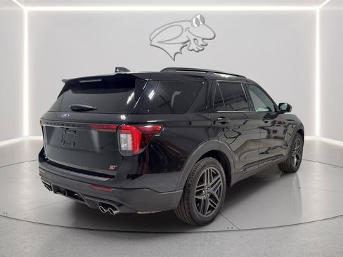 Certified 2025 Ford Explorer ST AWD/4WD image 5