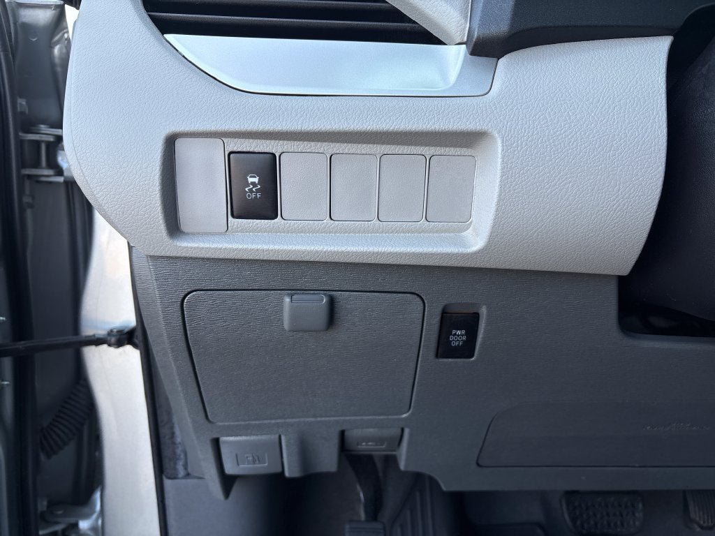 Used 2020 Toyota Sienna LE FWD image 31