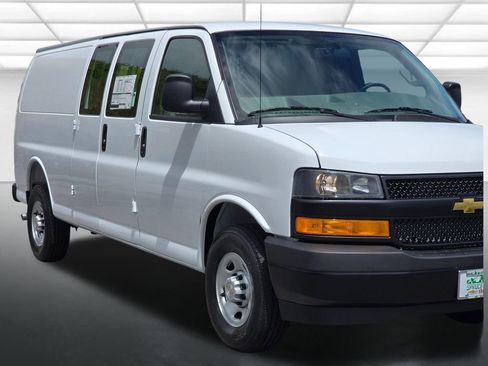 New 2026 Chevrolet Express 2500 Extended w/ Driver Convenience Package RWD image 40