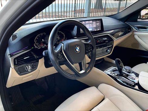 Used 2020 BMW 530i w/ Convenience Package image 17
