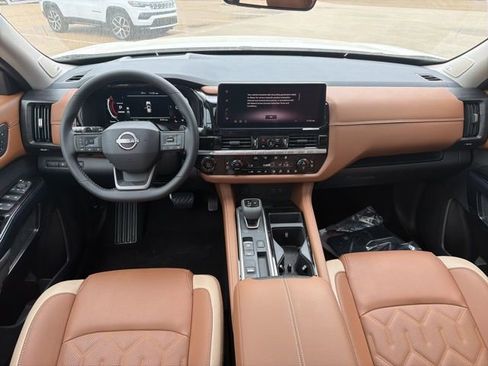 New 2026 Nissan Pathfinder Platinum FWD image 15