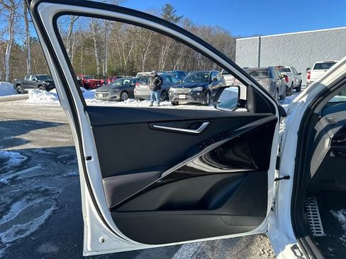 Used 2024 Kia Niro EX Touring image 24