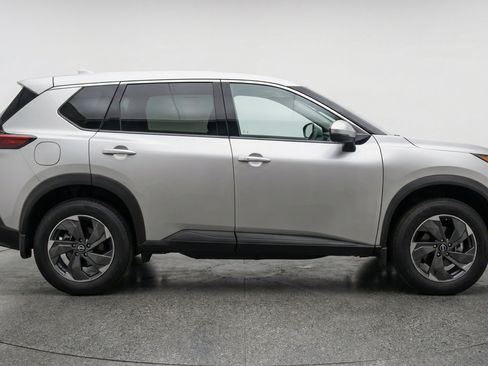 Used 2025 Nissan Rogue SV FWD image 11