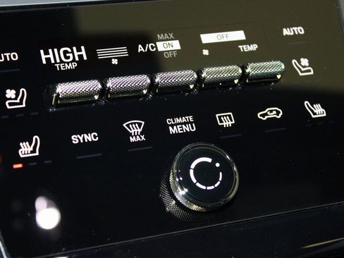 Used 2025 Porsche Macan Electric image 31