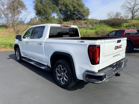 New 2026 GMC Sierra 1500 SLT w/ SLT Premium Package image 6