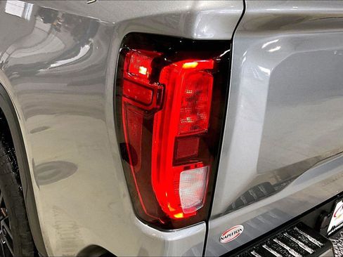 Used 2024 GMC Sierra 1500 Elevation image 32