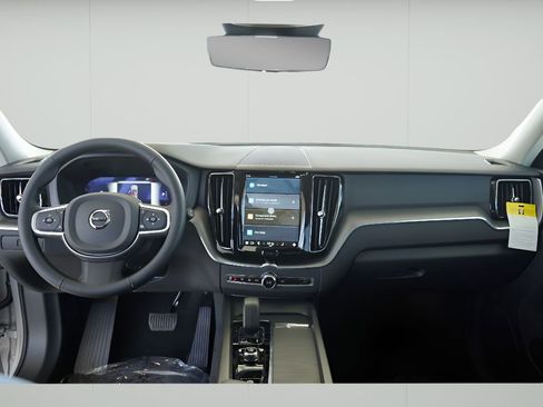 New 2025 Volvo XC60 B5 Core w/ Climate Package image 19