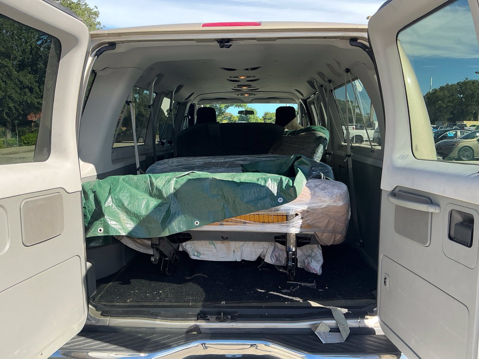 Used 2014 Ford E-350 and Econoline 350 XLT RWD image 13