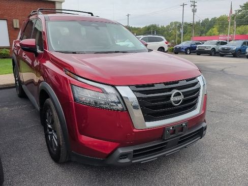 Used 2024 Nissan Pathfinder SV AWD/4WD image 14