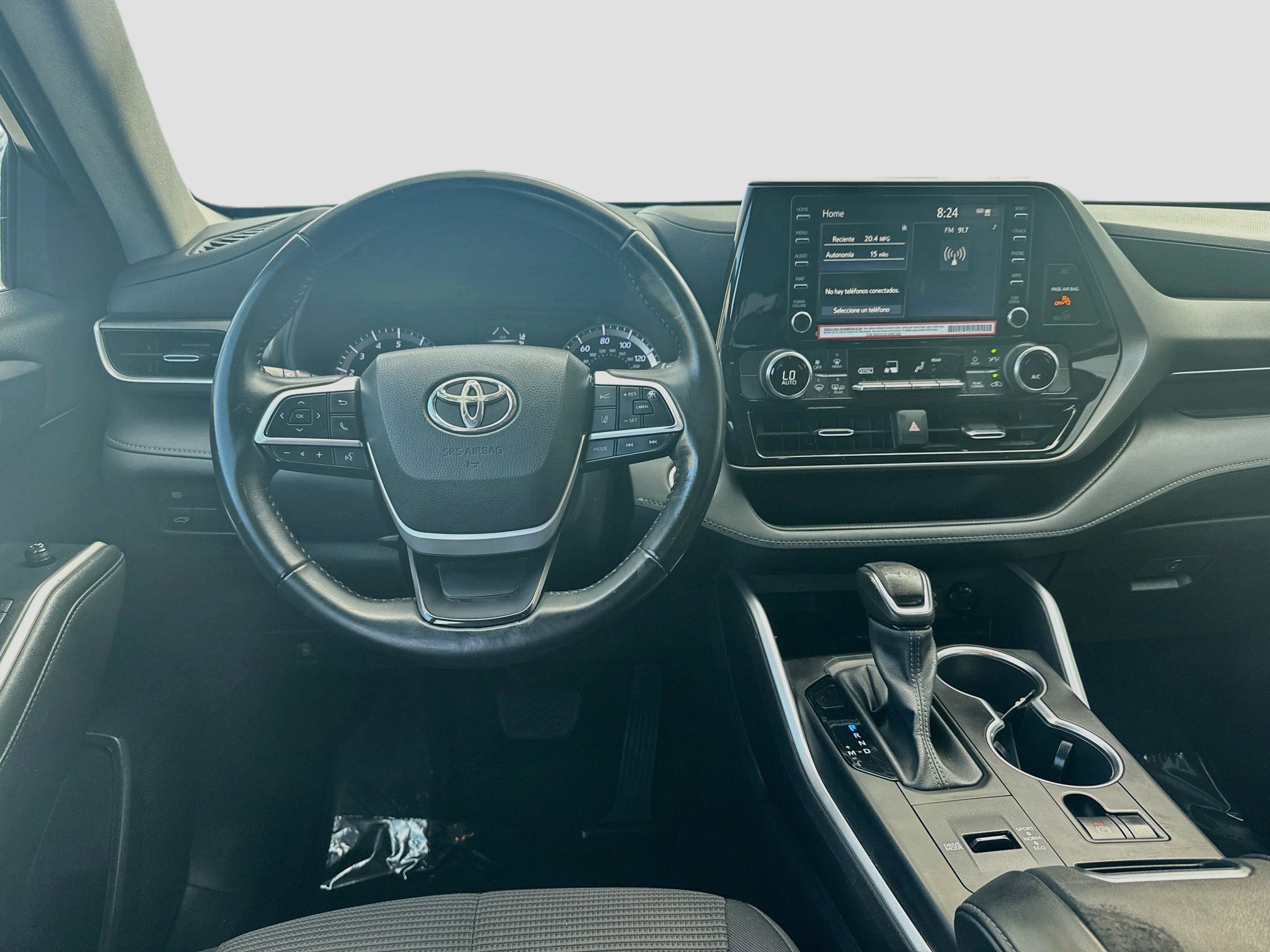Used 2022 Toyota Highlander LE FWD image 20