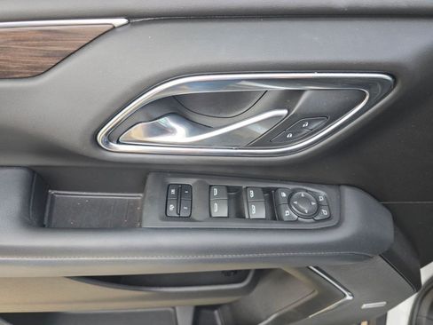 Used 2022 Chevrolet Tahoe Z71 w/ Luxury Package image 20