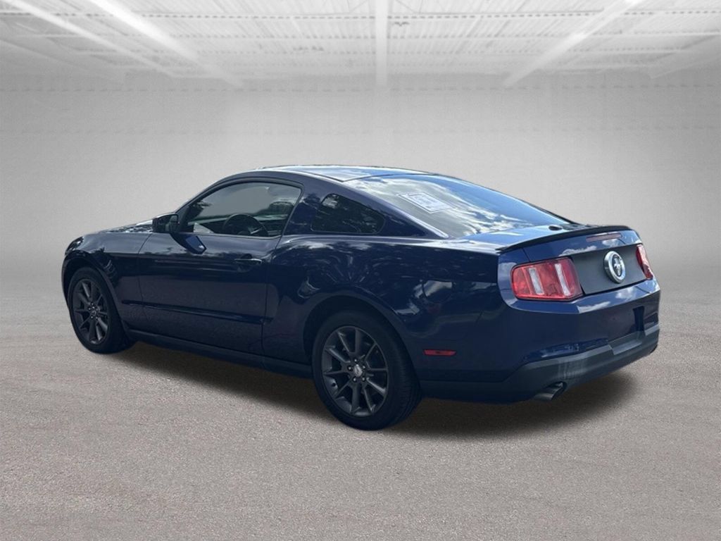 Used 2011 Ford Mustang Premium w/ 203A Rapid Spec Order Code RWD image 4