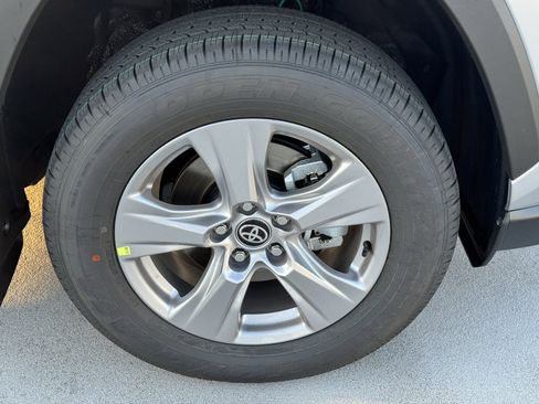 New 2025 Toyota RAV4 XLE image 15