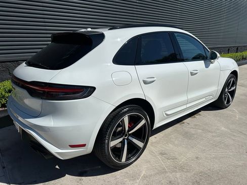 Certified 2023 Porsche Macan S image 9