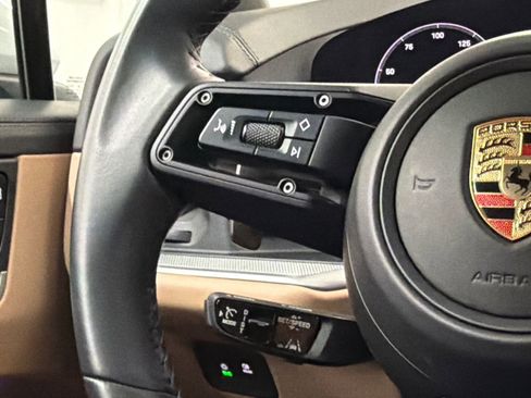 Used 2024 Porsche Cayenne S image 27