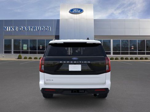 New 2026 Ford Expedition Active image 5