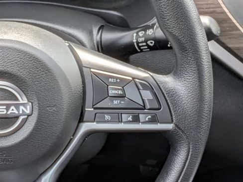 Used 2025 Nissan Altima 2.5 SV FWD image 18