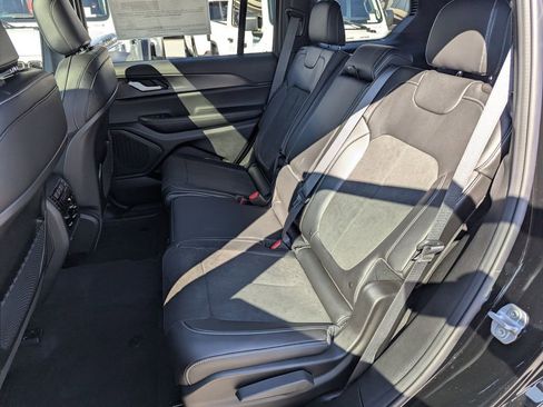 New 2025 Jeep Grand Cherokee L Altitude image 31