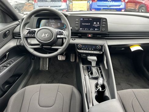 New 2025 Hyundai Elantra Sport image 22
