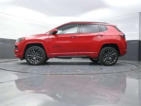 Used 2023 Jeep Compass Limited image 30