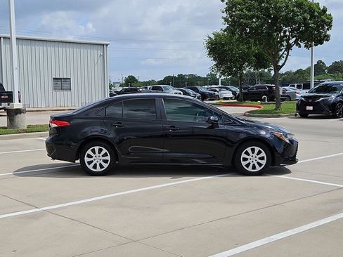 Used 2024 Toyota Corolla LE image 4