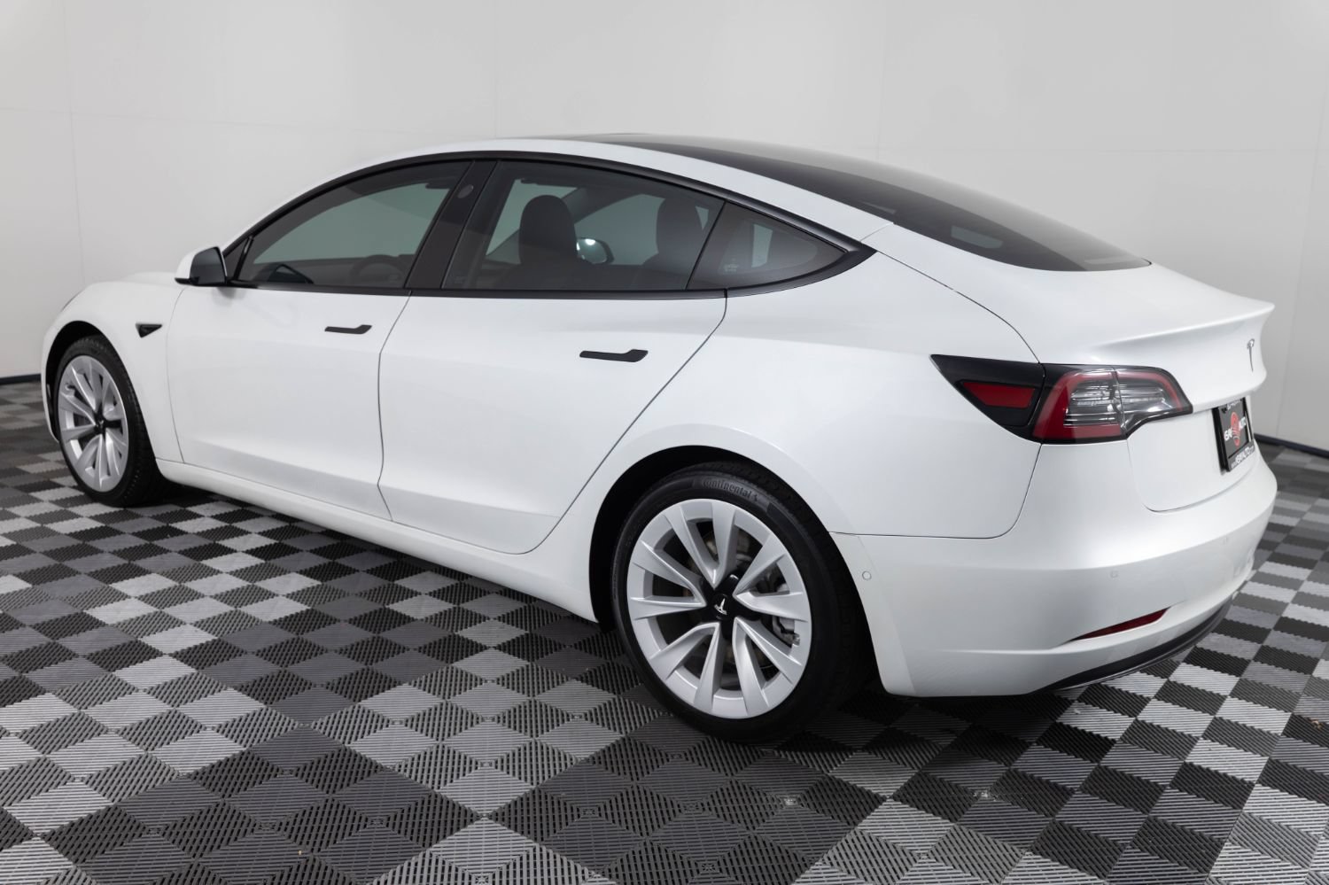 Used 2021 Tesla Model 3 Long Range AWD/4WD image 4