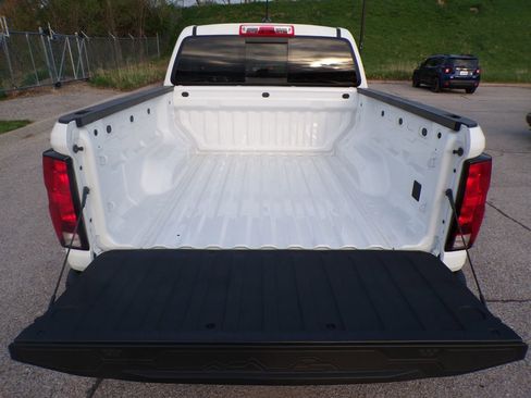 Used 2025 Chevrolet Colorado W/T w/ Advanced Trailering Package RWD image 8