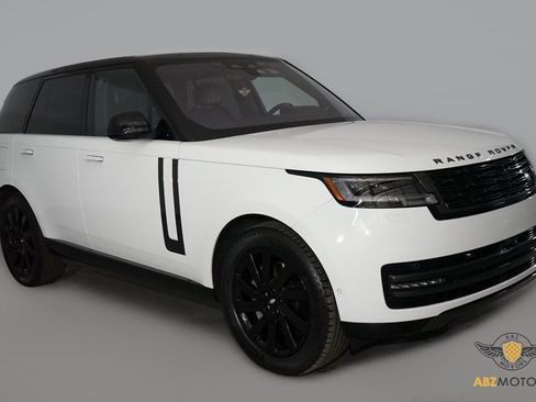 Used 2023 Land Rover Range Rover SE image 2
