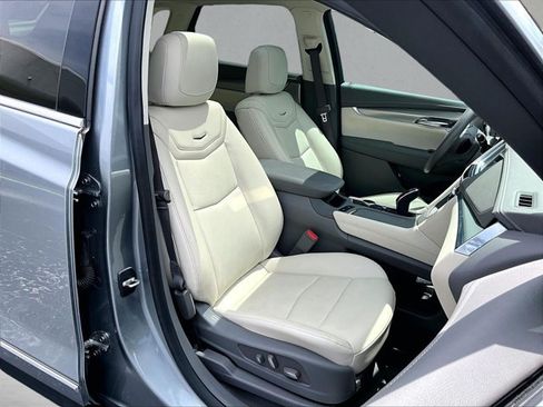 Certified 2023 Cadillac XT5 Premium Luxury FWD image 9