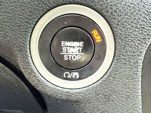 Used 2020 Dodge Charger SXT w/ Leather Interior Group image 16