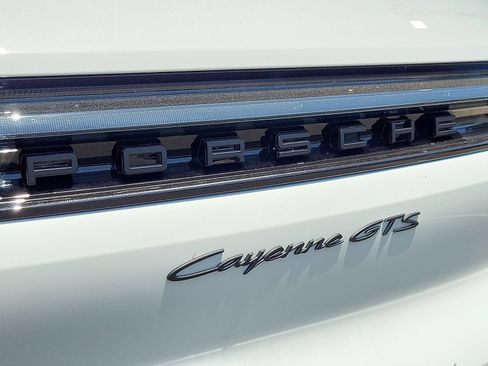 New 2025 Porsche Cayenne GTS AWD/4WD image 31