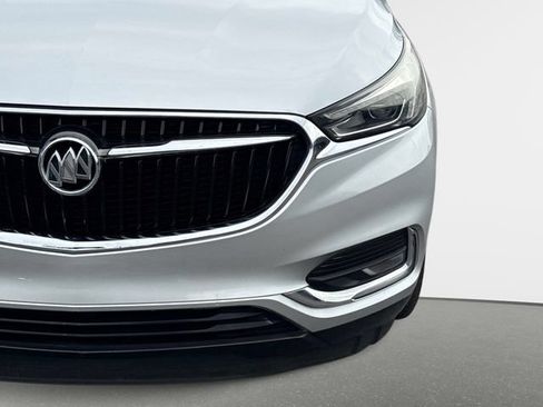 Used 2018 Buick Enclave Essence FWD image 9