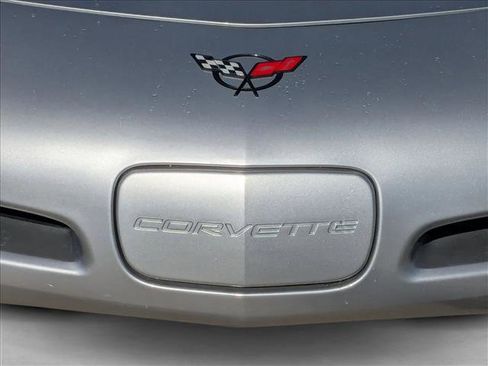 Used 2004 Chevrolet Corvette Coupe image 25