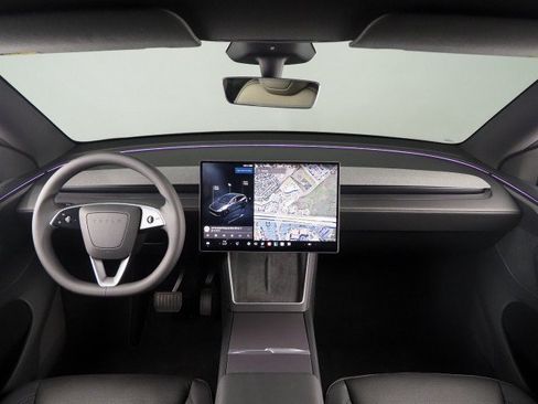 Used 2026 Tesla Model Y Long Range RWD image 3