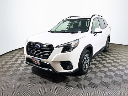 Certified 2024 Subaru Forester Premium AWD/4WD image 3