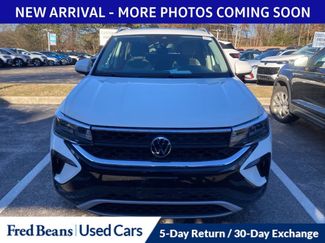 Used 2022 Volkswagen Taos SE w/ Panoramic Sunroof Package video 2