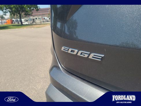 Used 2019 Ford Edge SEL w/ Equipment Group 201A AWD/4WD image 24