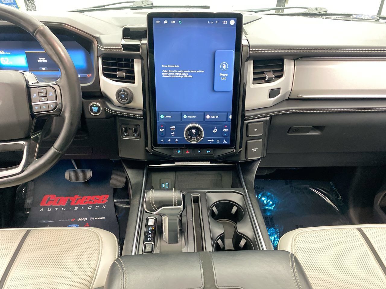 Used 2022 Ford F150 Lightning Platinum AWD/4WD image 22