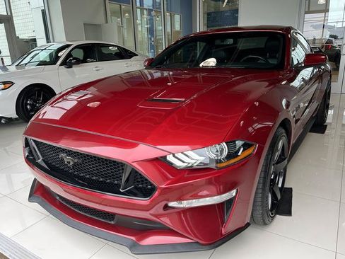 Used 2018 Ford Mustang GT Premium RWD image 2