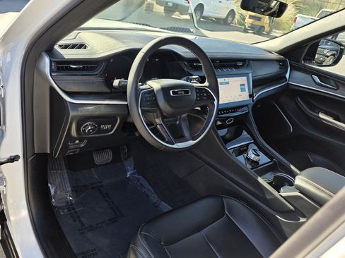 New 2026 Jeep Grand Cherokee Limited RWD image 10