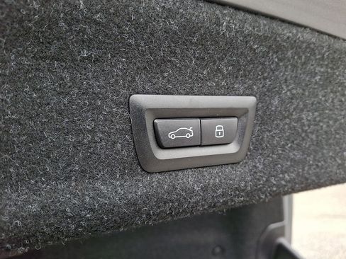 Used 2026 BMW 330i xDrive Sedan AWD/4WD image 32
