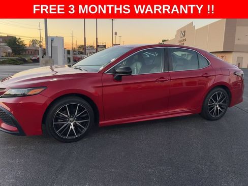 Used 2021 Toyota Camry SE FWD image 4