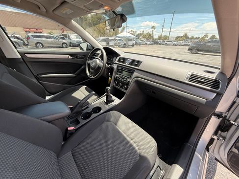 Used 2015 Volkswagen Passat 1.8T S FWD image 5